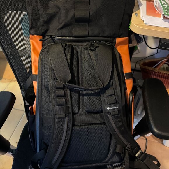Wandrd Prvke 31L Backpack, accessory straps, and waist straps - Picture 3 of 5